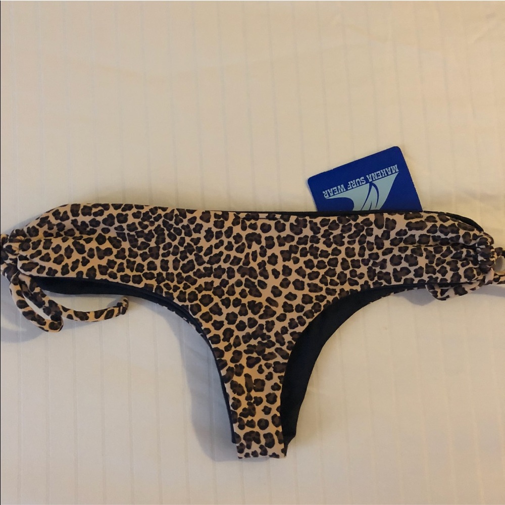 Cheeky Seamless Reversible Bikini Bottoms